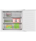 Series 4, Built-in fridge-freezer with freezer at bottom, 193.5 x 70.8 cm, flat hinge